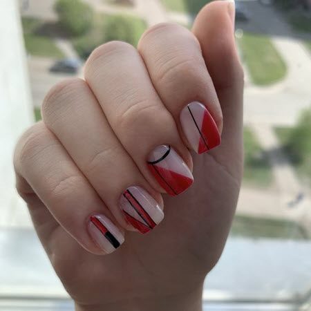 Красный дизайн ногтей 2021-2022: фото модного и стильного маникюра #109