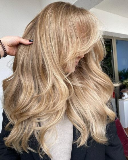 Модные оттенки блонда 2022-2023. Фото новинки трендового окрашивания волос #46