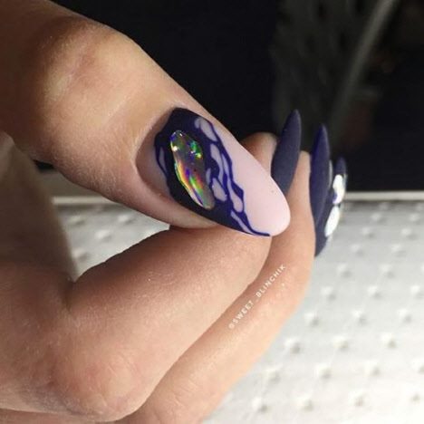 Новинка маникюра 2019-2020: техника слезы единорога или жидкий метал на ногтях. Фото модных и красивых сочетаний на короткие и длинные ногти #29