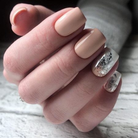 Модный зимний маникюр 2021-2022 на короткие ногти. Более 100 фото трендового дизайна ногтей #95