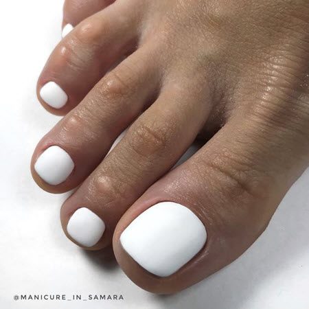 Модный педикюр 2020: свежие фото новинки трендового дизайна ногтей #58