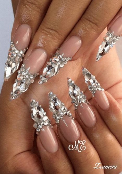 Свадебный маникюр 2019: более 100 фото идей красивого дизайна ногтей для невесты #36