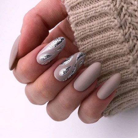Модный зимний маникюр 2021-2022 на длинные миндалевидные и овальные ногти #4