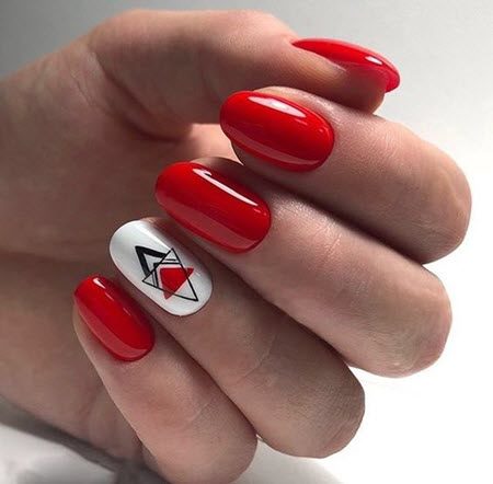 Красный дизайн ногтей 2021-2022: фото модного и стильного маникюра #14