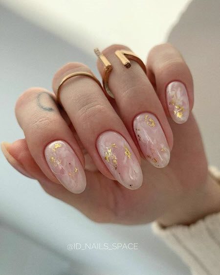 Маникюр на овальные ногти 2021: актуальные фото новинки и модные тенденции дизайна ногтей #22