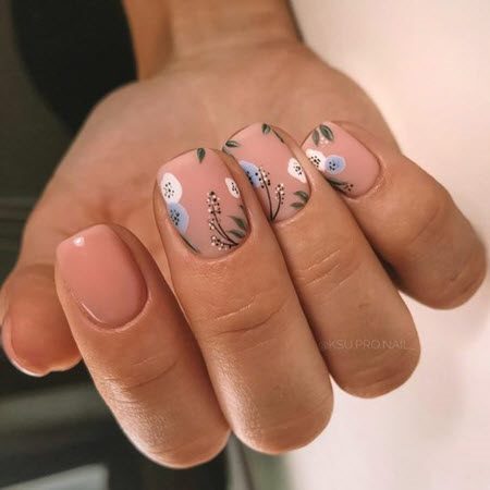 Дизайн ногтей гель-лаком 2021: фото модных тенденций красивого маникюра #12
