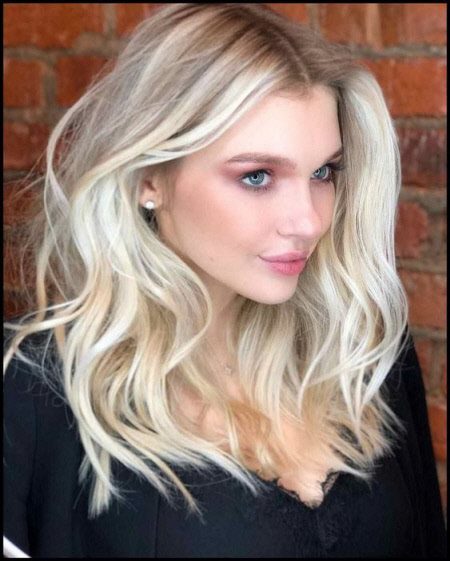 Модные оттенки блонда 2022-2023. Фото новинки трендового окрашивания волос #109