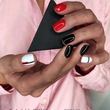 Темный маникюр 2020: фото новинки красивого дизайна ногтей на короткие и длинные ногти #57
