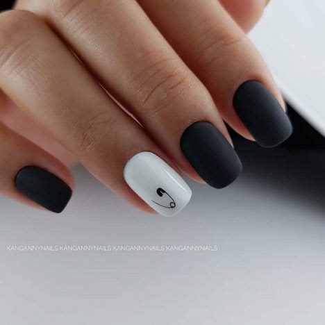 Темный маникюр 2020: фото новинки красивого дизайна ногтей на короткие и длинные ногти #5