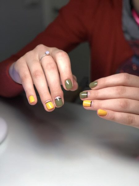 Желтый маникюр 2023: фото трендовых новинок дизайна на короткие и длинные ногти #7