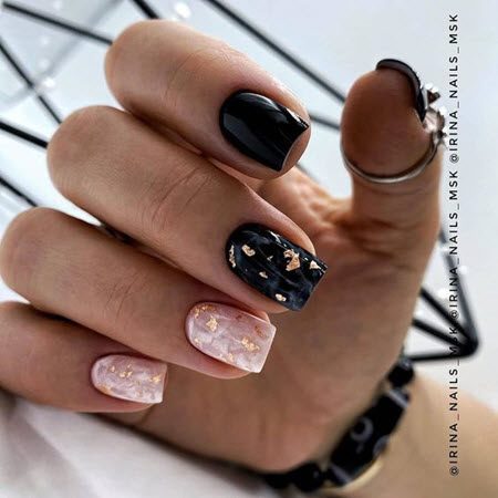 Черный маникюр 2021: актуальные фото новинки модного дизайна ногтей #34