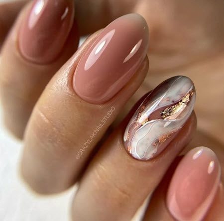 Дизайн ногтей гель-лаком 2021: фото модных тенденций красивого маникюра #3
