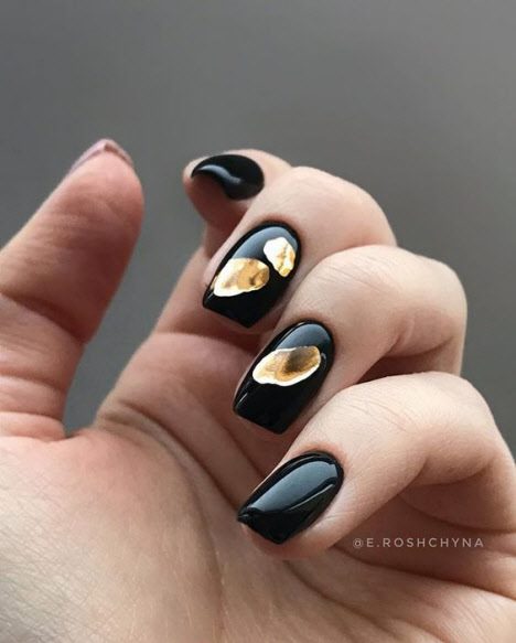 Новинка маникюра 2019-2020: техника слезы единорога или жидкий метал на ногтях. Фото модных и красивых сочетаний на короткие и длинные ногти #20