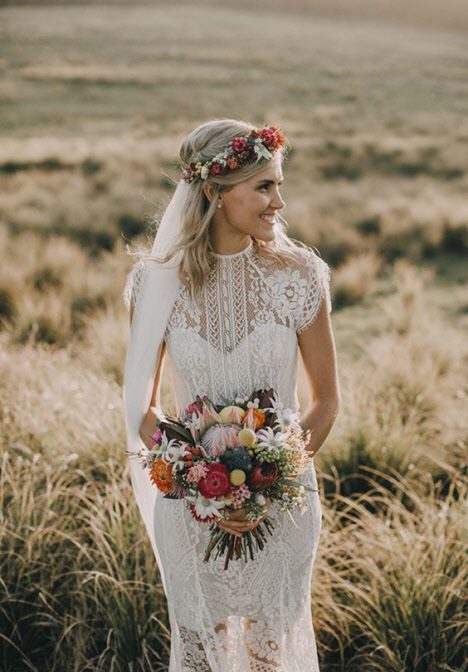 Свадебные прически 2019: фото модных и красивых идей на короткие, средние и длинные волосы #23