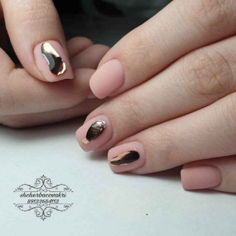 Новинка маникюра 2019-2020: техника слезы единорога или жидкий метал на ногтях. Фото модных и красивых сочетаний на короткие и длинные ногти #54