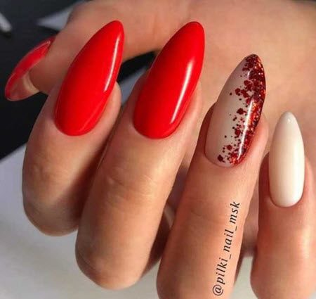 Красный дизайн ногтей 2021-2022: фото модного и стильного маникюра #55
