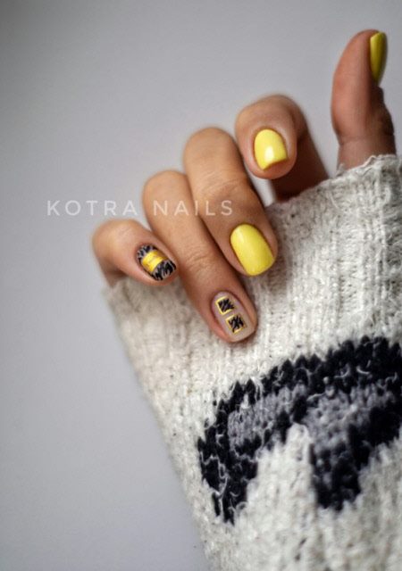 Желтый маникюр 2023: фото трендовых новинок дизайна на короткие и длинные ногти #59