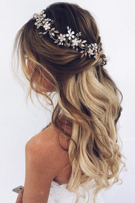 Свадебные прически 2019: фото модных и красивых идей на короткие, средние и длинные волосы #120