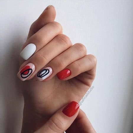 Красный дизайн ногтей 2021-2022: фото модного и стильного маникюра #51