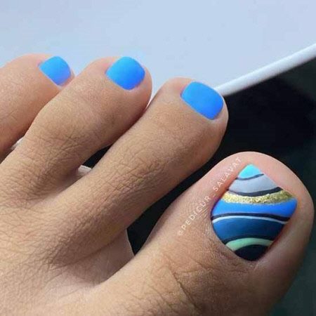 Голубой маникюр 2022-2023: фото новинки модного дизайна на короткие и длинные ногти #48