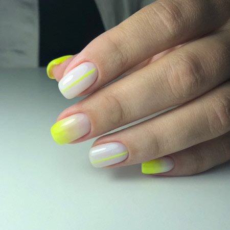 Желтый маникюр 2023: фото трендовых новинок дизайна на короткие и длинные ногти #49