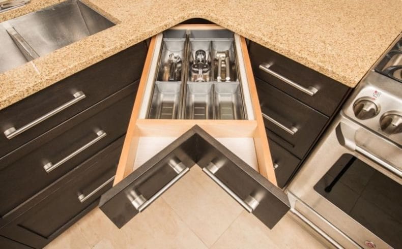 Угловые кухни — 100 фото интерьера кухни в современном стиле #64