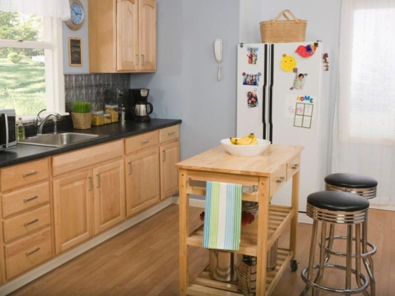 Интерьер маленькой кухни — 100 фото идей оформления дизайна на маленькой кухне #70