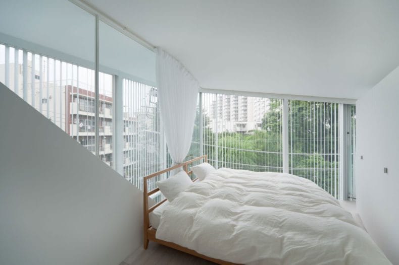 Белая спальня — стильный и комфортный дизайн спальной комнаты (120 фото) #43