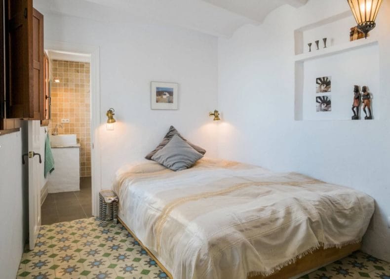 Дизайн маленькой спальни — 95 фото обустройства интерьера #31