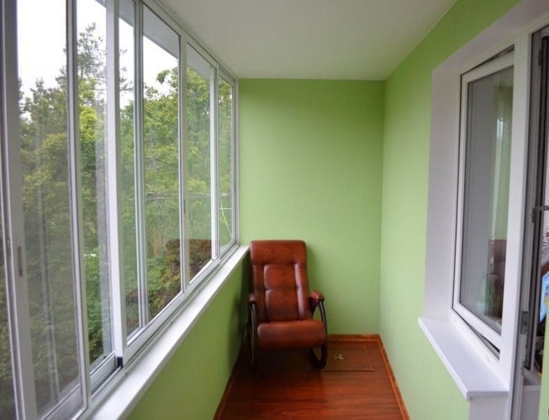 Обшивка балкона — 100 фото идей красивого оформления #23