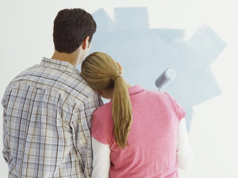 Как покрасить стены в квартире — простая пошаговая инструкция с фото (70 идей) #29