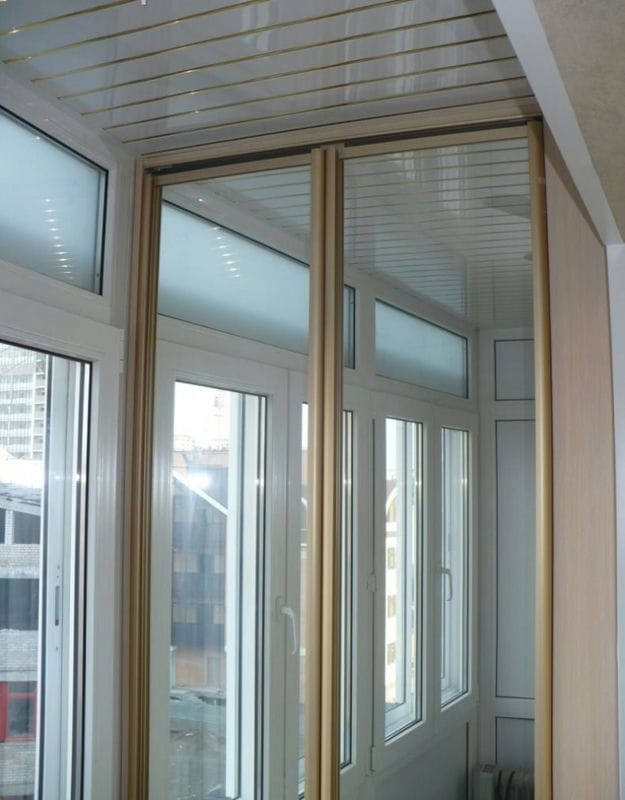 Шкаф на балкон — фото популярных новинок с ярким дизайном #31