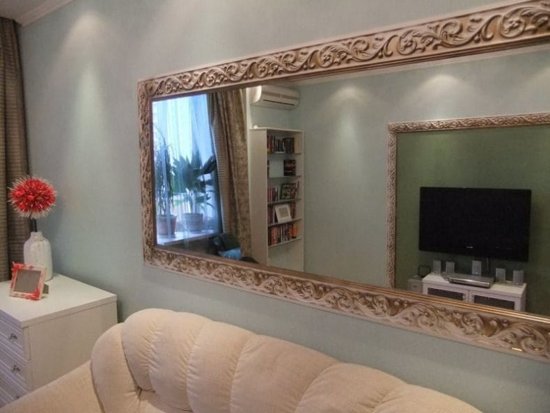 Зеркало в интерьере — фото красиво оформленного дизайна с зеркалом #31