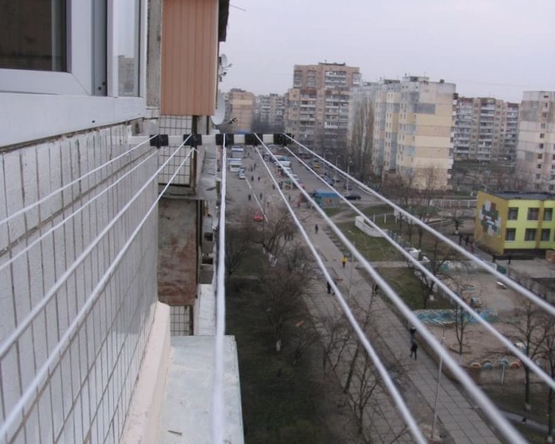Сушилка на балкон — фото обзор популярных вариантов (57 идей) #18