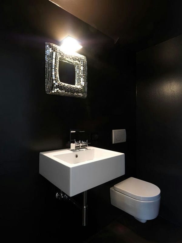 Черная ванная — фото как оформить стильный дизайн темного цвета для ванной комнтаы #10