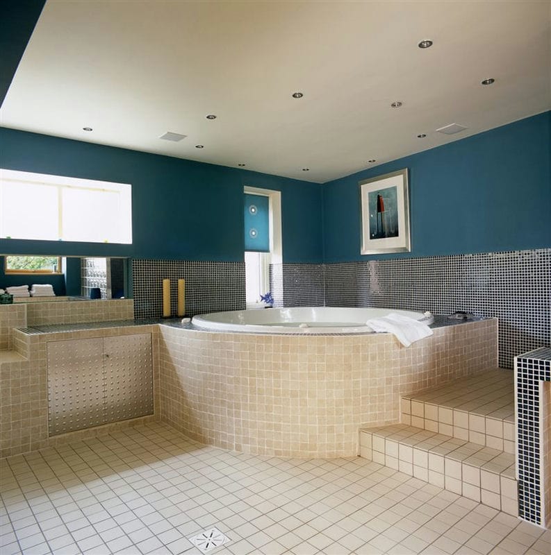 Угловая ванная: фото обзор, преимущества, виды и характеристики #54