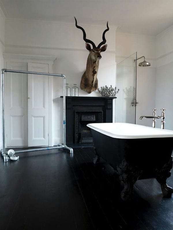 Черная ванная — фото как оформить стильный дизайн темного цвета для ванной комнтаы #25