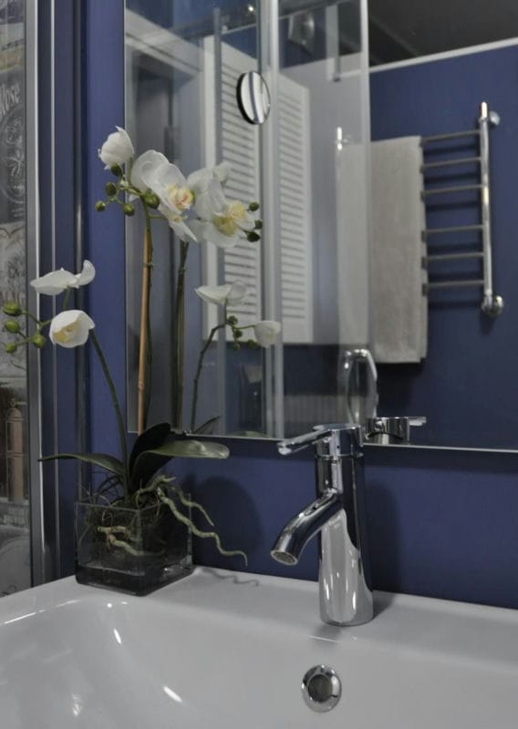 Ванная комната в хрущевке — фото лучших идей грамотного оформления интерьера ванной #57