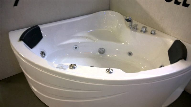 Угловая ванная: фото обзор, преимущества, виды и характеристики #49