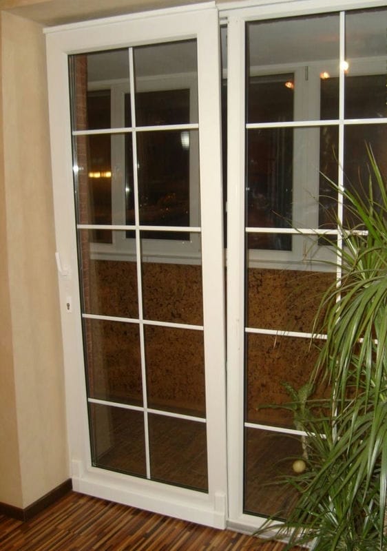 Дверь на балкон прозрачная фото