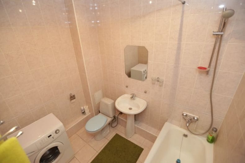 Ванная комната в хрущевке — фото лучших идей грамотного оформления интерьера ванной #61