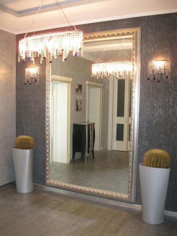 Зеркало в интерьере — фото красиво оформленного дизайна с зеркалом #57