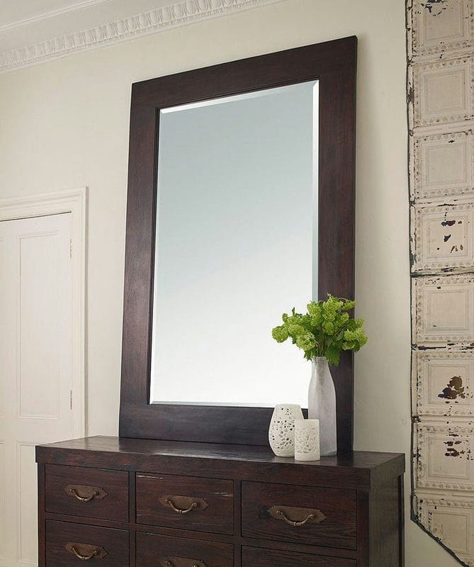 Зеркало в интерьере — фото красиво оформленного дизайна с зеркалом #23