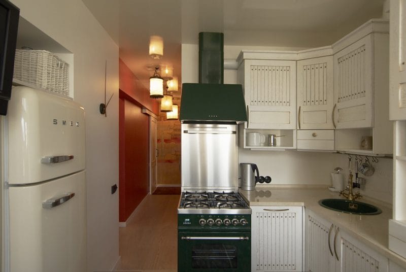Дизайн узкой кухни — обзор лучших дизайнерских решений для узкой кухни (88 фото) #25