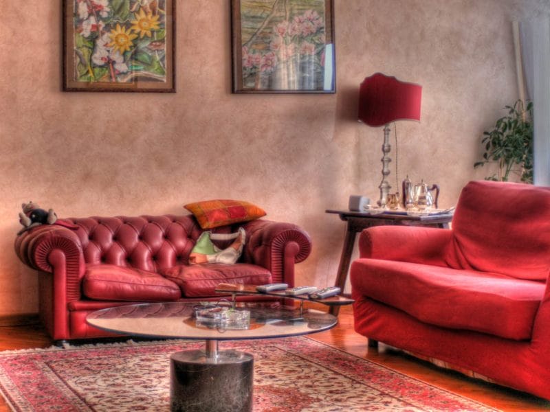 Красная гостиная — обзор вариантов шикарного дизайна гостиной в красных тонах (70 фото) #49