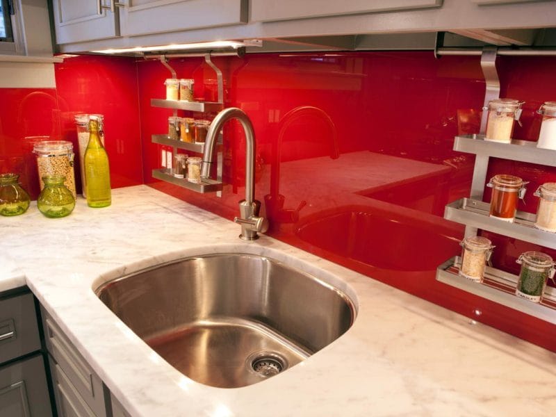 Красная кухня — как оформить яркий дизайн на кухне? 80 фото-идей! #42