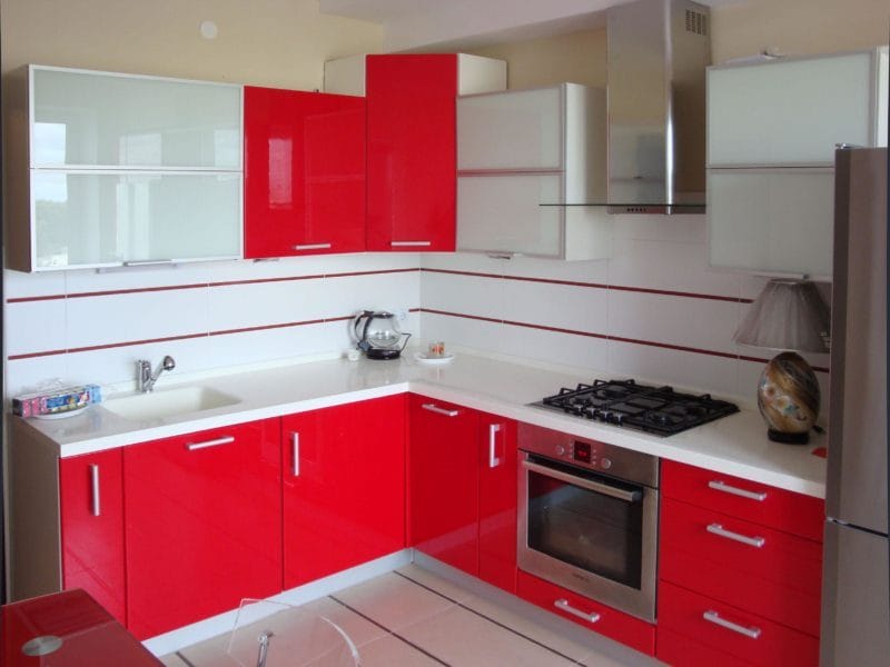 Красная кухня — как оформить яркий дизайн на кухне? 80 фото-идей! #54