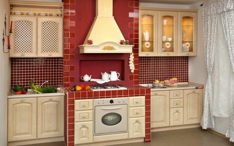 Красная кухня — как оформить яркий дизайн на кухне? 80 фото-идей! #55