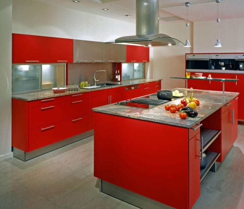 Красная кухня — как оформить яркий дизайн на кухне? 80 фото-идей! #56