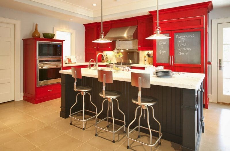 Красная кухня — как оформить яркий дизайн на кухне? 80 фото-идей! #60